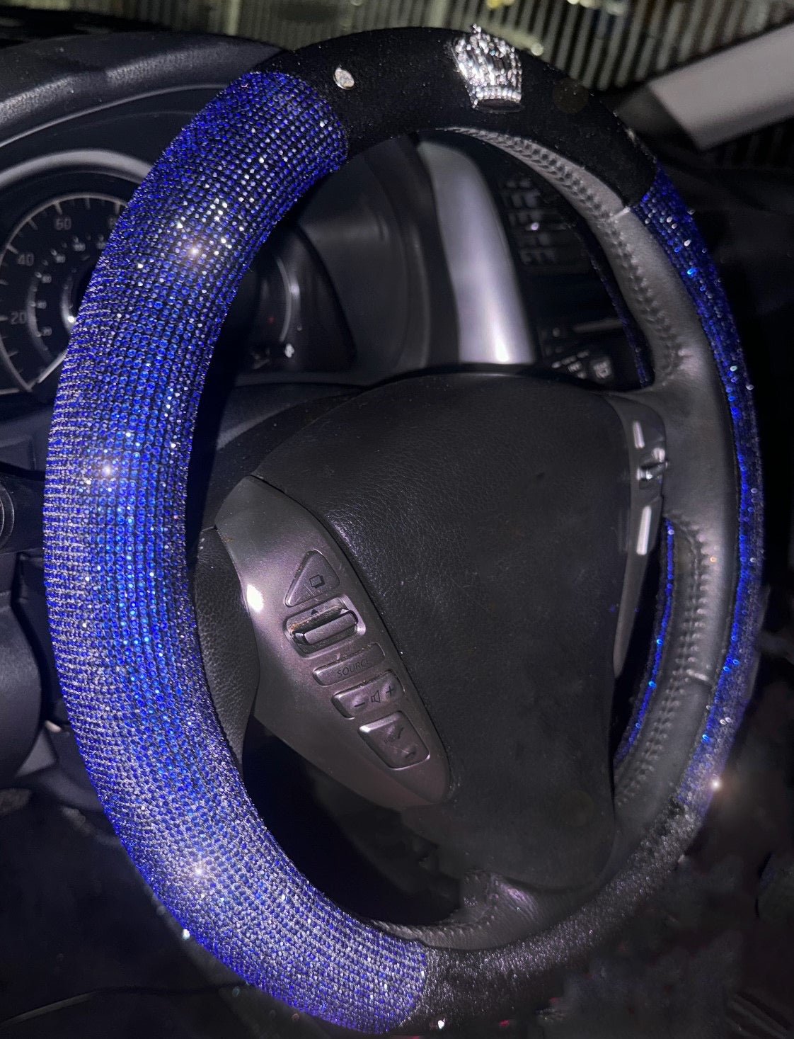 CRYSTAL PLUSH CROWN CAR STEERING WHEEL UNIVERSAL DIAMOND HANDLE COVER CROWN (BLUE) - Fashion Car ®