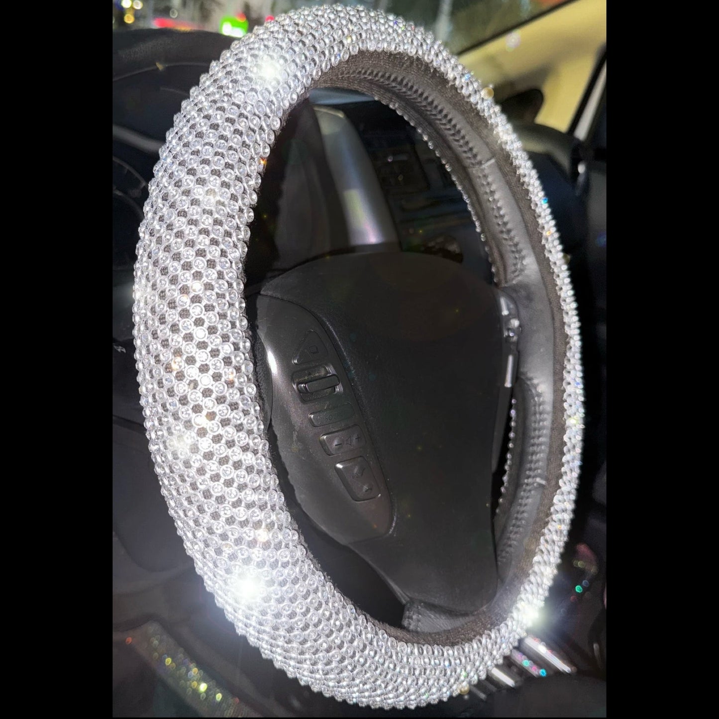 EXTRA BLING STEERING WHEEL COVER FOR CAR, UNIVERSAL WHITE CRYSTAL RHINESTONE DIAMOND BLING ACCESSORIES ANTI - SLIP WHEEL PROTECTOR - Fashion Car ®
